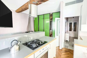 Refrigerador, lavavajillas y tostadora 