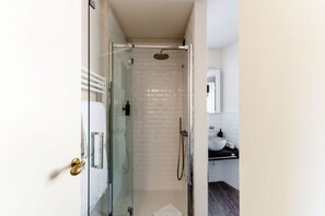 Douche, bidet