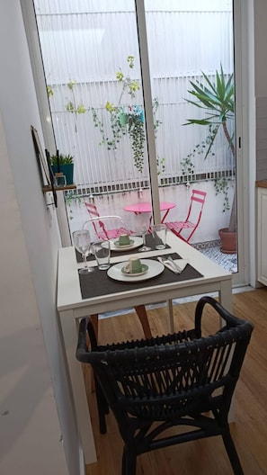 Apartment, 1 Schlafzimmer, Balkon | Esszimmer