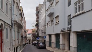 Unclassified image, 3 of 33, button - Cozy Lisbon Retreat in the Heart of the City (Lisbon)