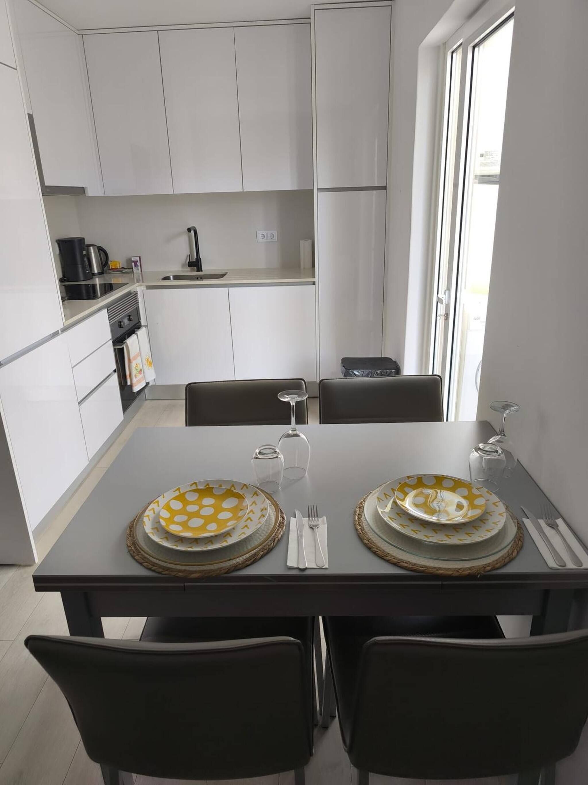 Apartment, 2 Bedrooms, Balcony | Dining room