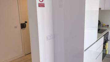 شقة - غرفتا نوم - بشرفة | المنشأة من الداخل