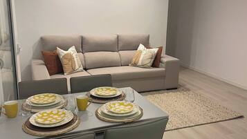 Apartment, 2 Bedrooms, Balcony | Dining room