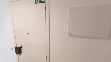 Apartment, 2 Bedrooms, Balcony | Interior