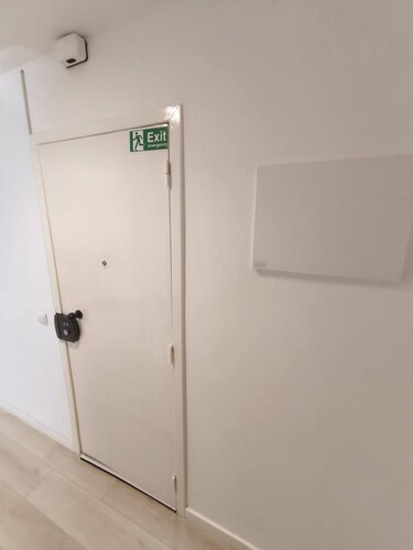 Morden Spacious Apartment