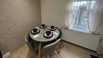 ์ํํธ, ์นจ์ค 2๊ฐ | ๋ค์ด๋