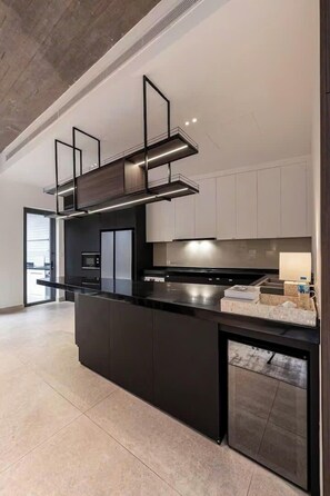 Full-size fridge, microwave, oven, stovetop - Pavilion Signature Lumiere Q2 Residence (An Khanh)