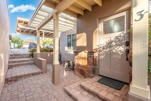 Property grounds - 2BR Sedona Escape with BBQ & Scenic Views (Sedona)