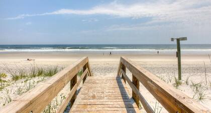 The Blue Turtle: retreat w/ bikes! By Beach & Mayo