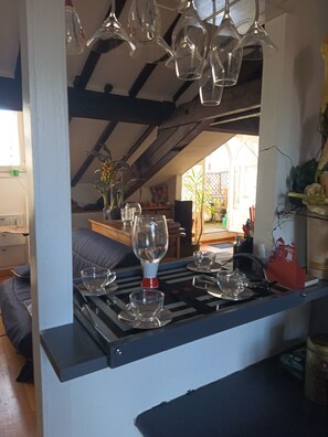 Interior - Bright, through-roof apartment in the heart of the 6th arrondissement, with GARAGE! (Lyon)