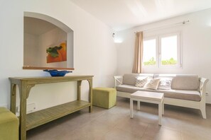 TV - Villa 'Blanca' with Private Pool, Wi-Fi and Air Conditioning (Felanitx)