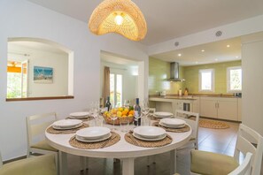 Dining - Villa 'Blanca' with Private Pool, Wi-Fi and Air Conditioning (Felanitx)
