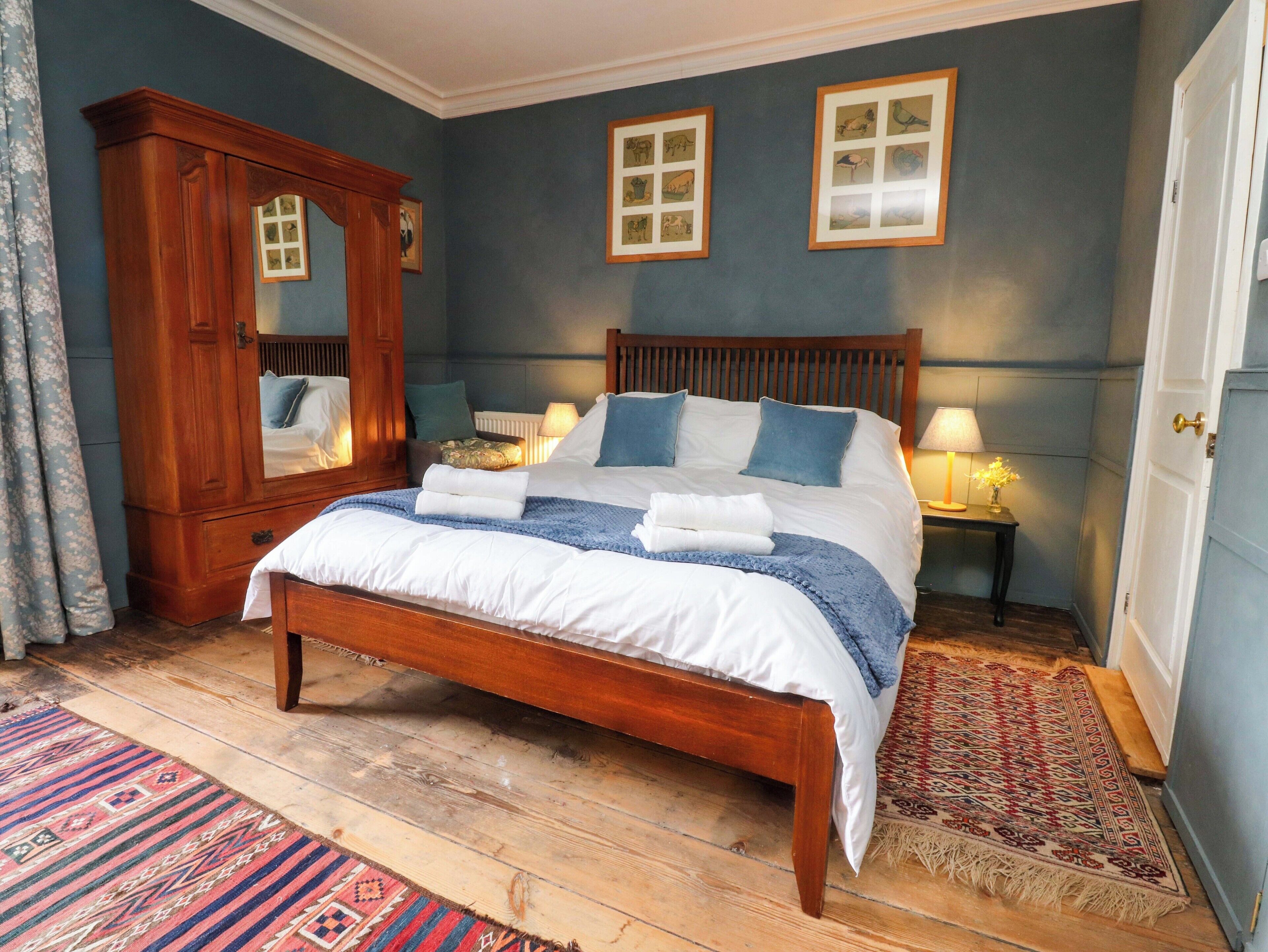 4 dormitoris, decoració individual i mobiliari individual 