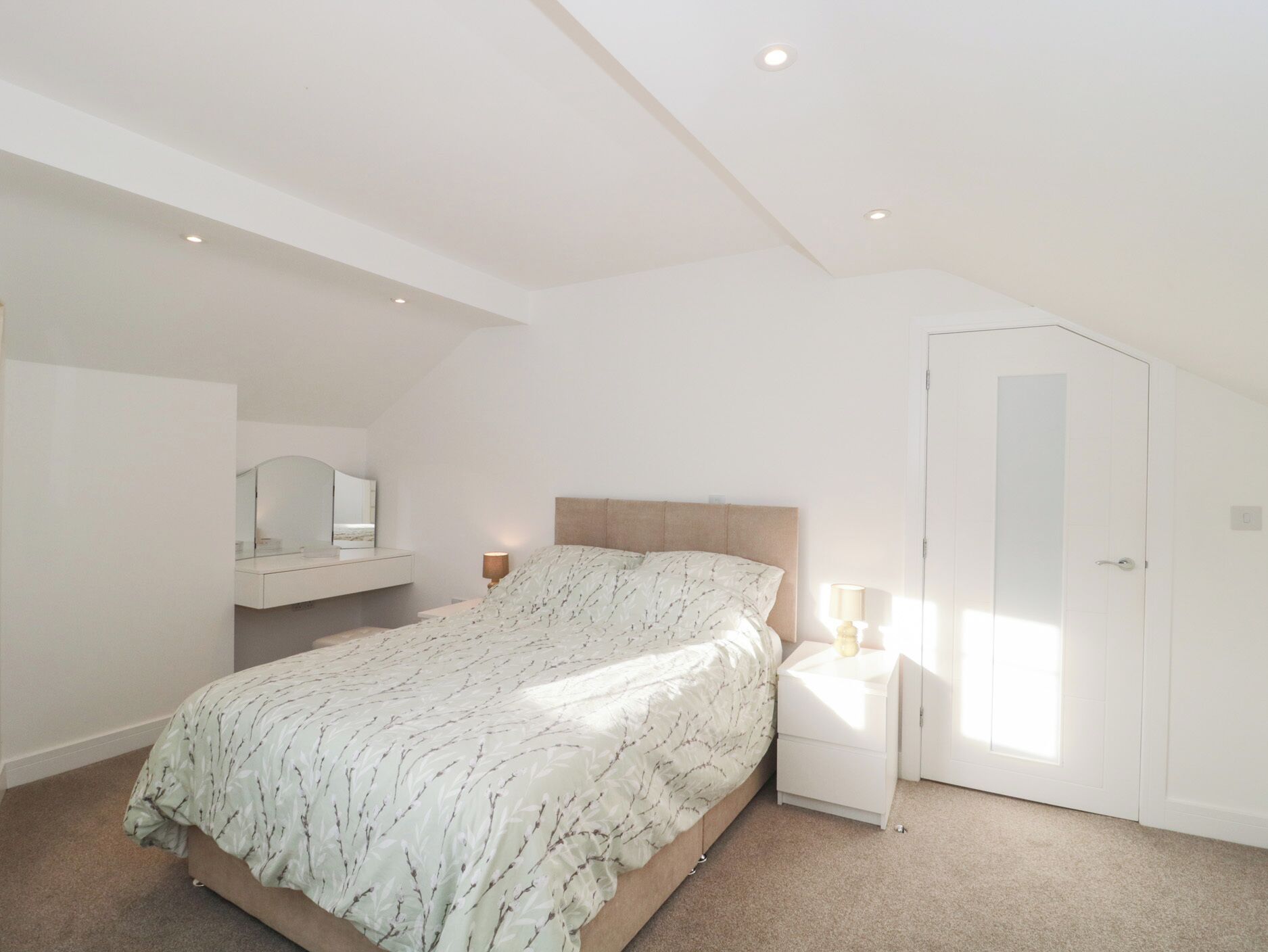 2 chambres, décor unique, ameublement unique, accès au Wi-Fi (inclus)