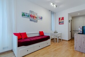 Interior - GuestHost - San Salvario Apartment - Turin (Torino)