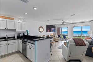 Interior - Destin Beautiful Ground Floor Beach Front Condo, 10 - Coral Reef Club (Destin)