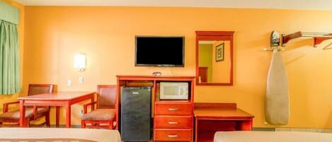 Iron/ironing board, free WiFi, bed sheets