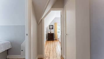 3 soverom, skrivebord, wi-fi (inkludert) og sengetøy