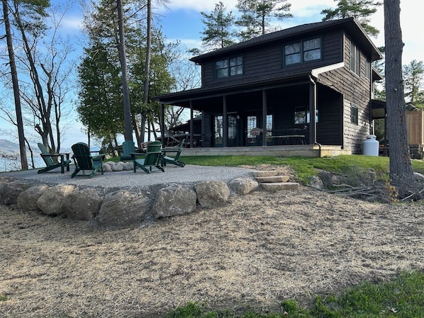 Terrace/patio - Pinecrest Lodge; Lakefront Retreat in the Waltonian Islands Hague on Lake George (Hague)