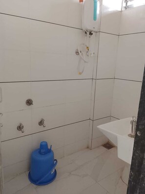 Bathroom - Hotel Krishna Rooms (Palod)