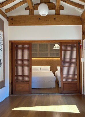 2 bedrooms, iron/ironing board, free WiFi