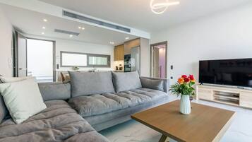 Luxury Villa, 2 Bedrooms, Sea View | Living area