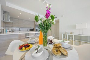 Dining - Modern 1-Bedroom Condo Steps from the Beach (Sunny Isles Beach)