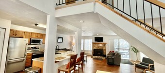 ❄️ Forest Edge | Updated Family Friendly Retreat • Fireplace • Walk to Shuttle