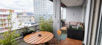 Bright Urban Retreat / Balcony, Workspace, Parking