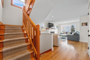 Smart TV, fireplace, stereo, offices