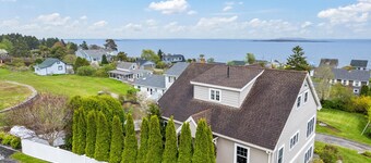 Oceanside Oasis: 3  BR, 2.5  BA House in Bailey Island, Sleeps 6