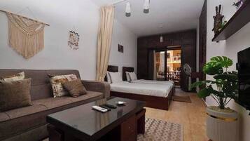 Chalet, 1 Bedroom, Accessible, Smoking | Living room