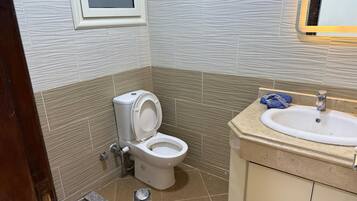 Chalet, 1 Bedroom, Accessible, Smoking | Bathroom