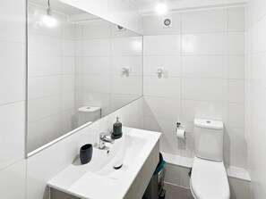 Basic Apartment | Bathroom - Oceana Suites Puerto Serena (La Serena)