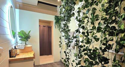 A change of scenery, exoticism & romance at the Chalet du Léman