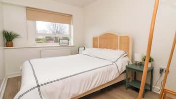 2 bedrooms, individually decorated, individually furnished