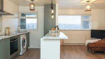 Dishwasher, cookware/dishes/utensils