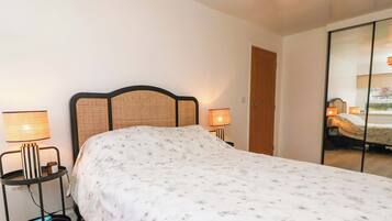 2 bedrooms, individually decorated, individually furnished