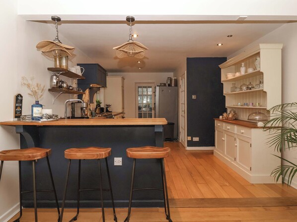 Cookware/dishes/utensils - Lair Close House (Harrogate)