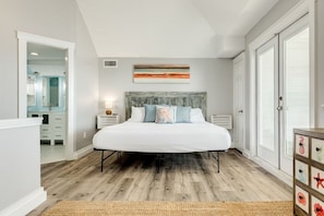 4 bedrooms, internet, bed sheets