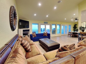 Smart TV, table football, ping pong - Large Beachfront Home w/ stunning views, private pool, game room, & more (Port Aransas)