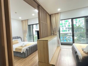 Egyptian cotton sheets, premium bedding, down duvets - Pavilion Luxury Airport Republic Plaza (Tan Son Nhat)