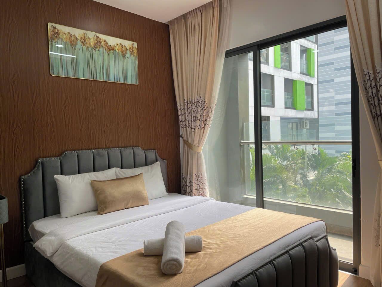 Suite Grand, 1 habitación, con acceso al salón lounge del club, vista a la alberca | Sábanas de algodón egipcio, ropa de cama de alta calidad y edredón 