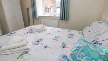 2 dormitoris, decoració individual i mobiliari individual