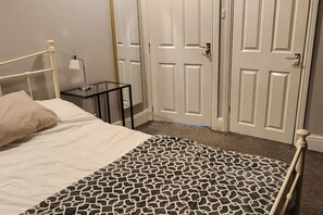 1 camera, ferro/asse da stiro, Wi-Fi gratuito, lenzuola