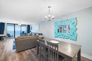 Interior - Summerchase 1007 by Liquid Life (Orange Beach)
