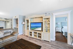 TV, ping pong - Summerchase 1007 by Liquid Life (Orange Beach)