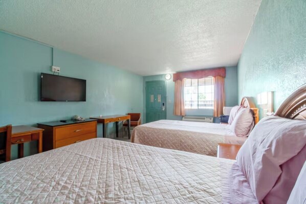 4 slaapkamers, een strijkplank/strijkijzer, gratis wifi, beddengoed