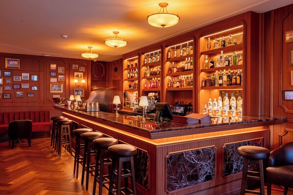 Bar (on property) - 1904 Benfica Hotel FLH Hotels (Lisbon)