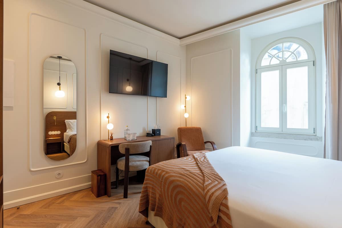 Junior Double Room | Free WiFi